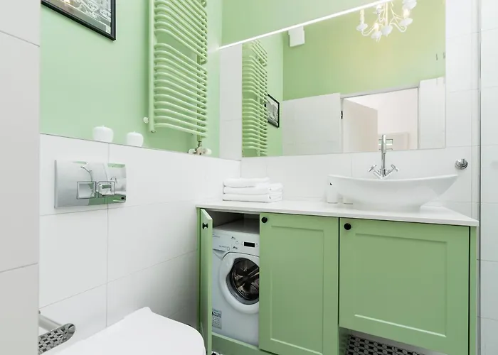 דירה With Balcony - Dietla 109 Street *