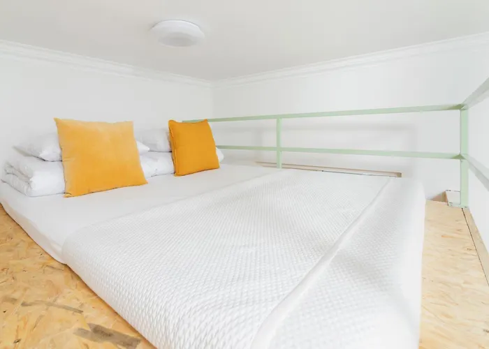 With Balcony - Dietla 109 Street *