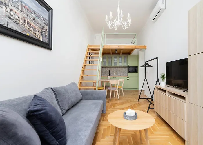 With Balcony - Dietla 109 Street *